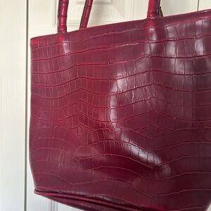 Bueno Croc-Embossed Tote in Burgundy Red